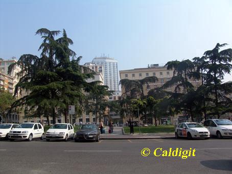 Omaggio floreale al Maestro Ruggiero Leoncavallo - Napoli 23 Aprile 2007_003.JPG